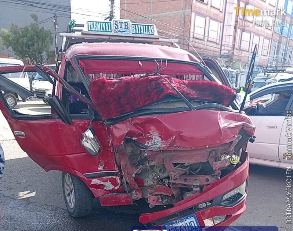 Accidente de tránsito en la carretera a Copacabana