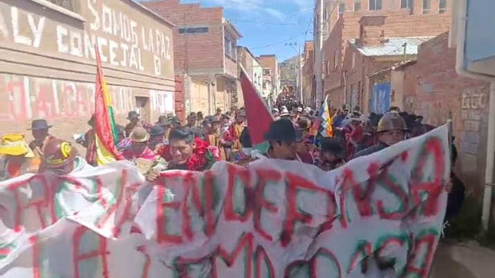 Sectores campesinos inician marcha desde la Provincia Camacho en respaldo de René Yahuasi
