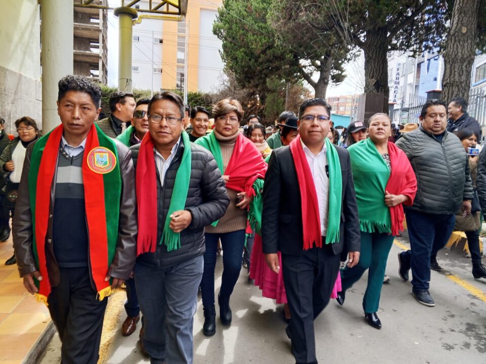 seis concejales de fuerzas distintas se unen en El Alto