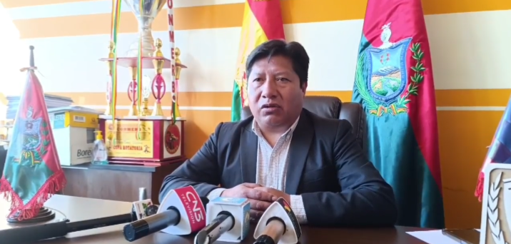 Juan Carlos Mamani laruta ejecutivo departamental rural de maestros