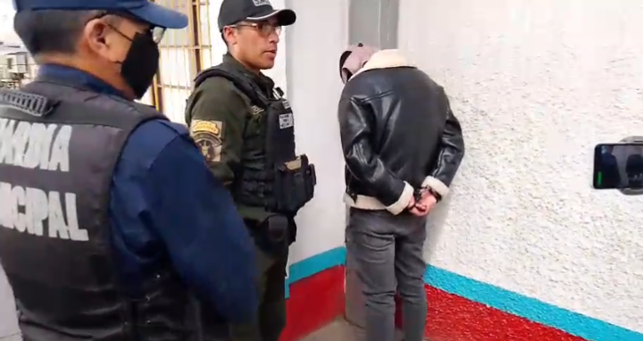 Funcionario municipal de Ferias y Mercados es detenido en El Alto