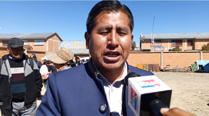 Carlos Laura Secretario de Educación de El Alto
